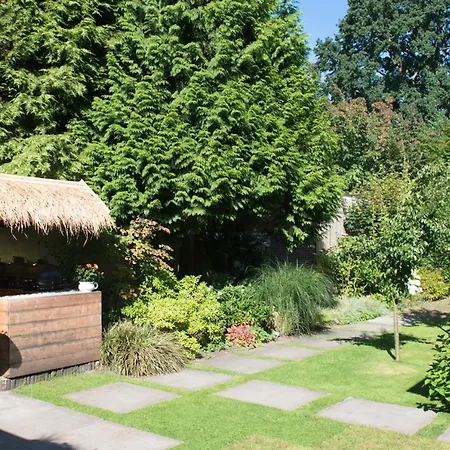 Genesis 4* Voorschoten