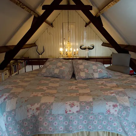 Genesis 4* Voorschoten