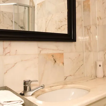 Genesis 4* Voorschoten