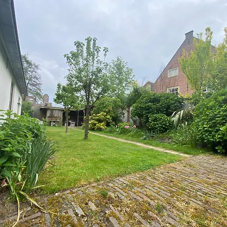 Genesis 4* Voorschoten