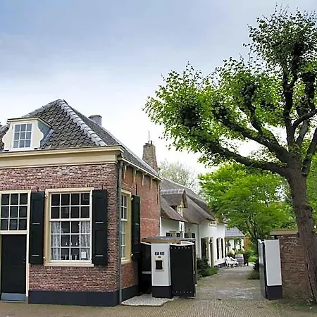 Genesis 4* Voorschoten