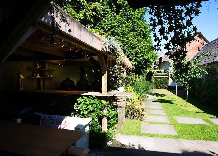 Bed & Breakfast Genesis 4*